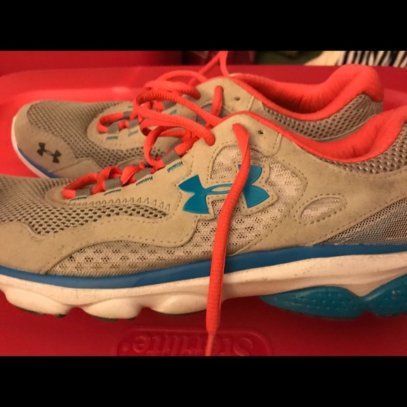 Under Armour size 9 - Picture 3 of 4
